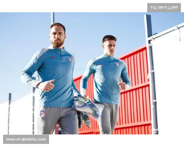 西甲俱乐部开放训练日,吸引万名球迷参与 西甲俱乐部开放训练日,吸引万名球迷参与